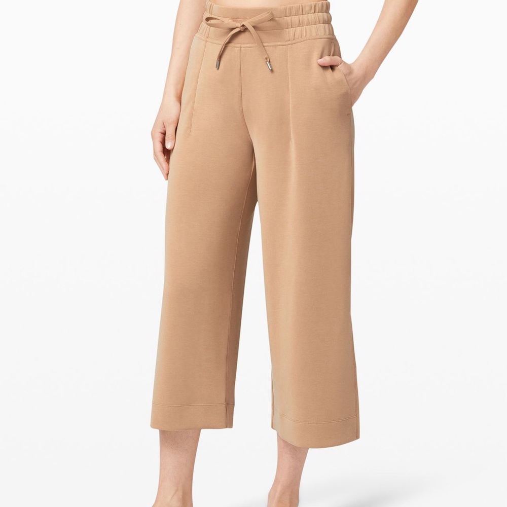 Soft ambition high rise crop ash grey
